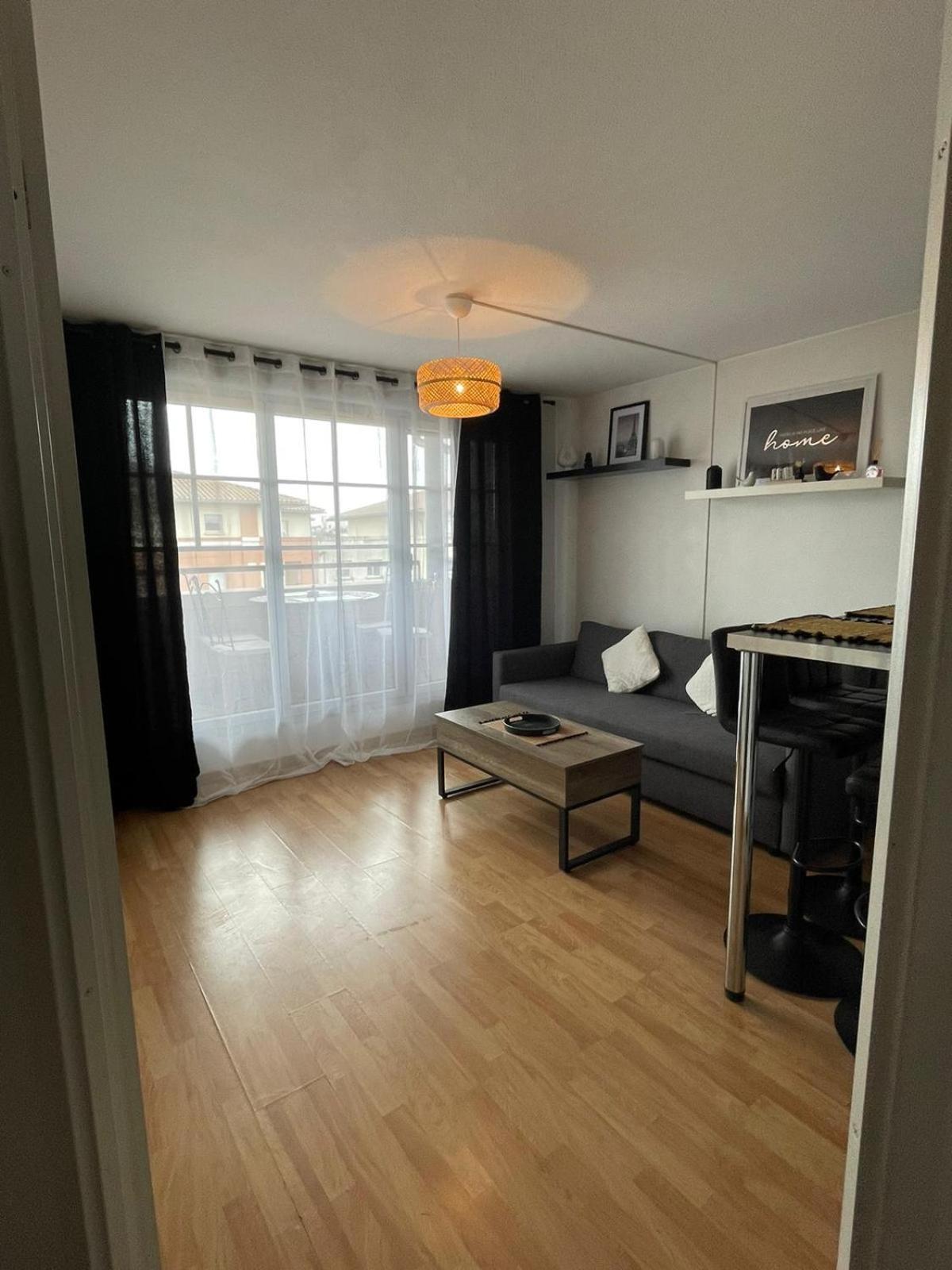 Rose T2, Climatisation,parking Prive, Piscine, Wifi , Confort *