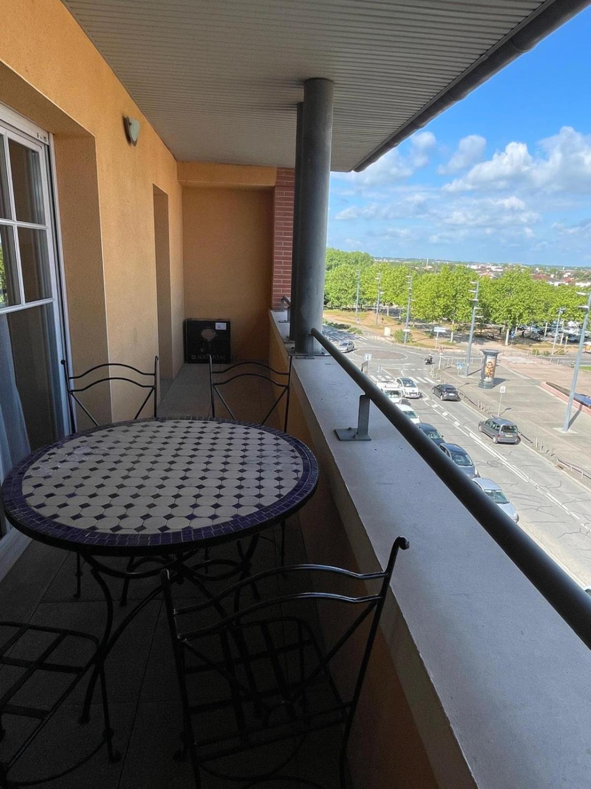 Rose T2, Climatisation,parking Prive, Piscine, Wifi , Confort Apartamento *