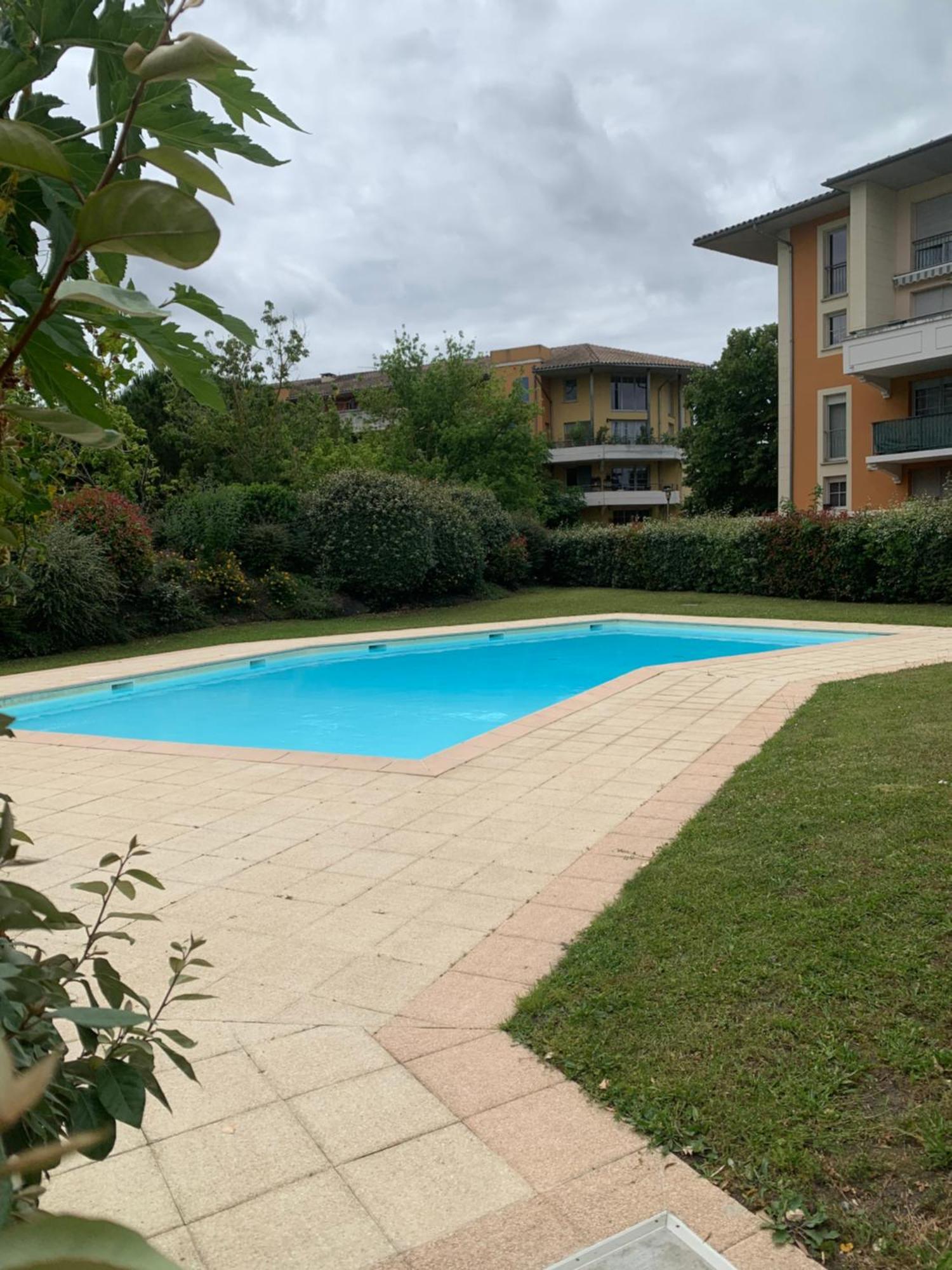 Rose T2, Climatisation,parking Prive, Piscine, Wifi , Confort Apartamento *